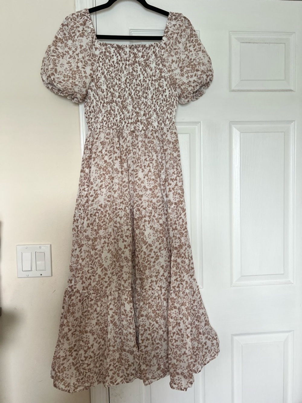 Floral Puff-Sleeve Maxi Dress in Cream and Brown